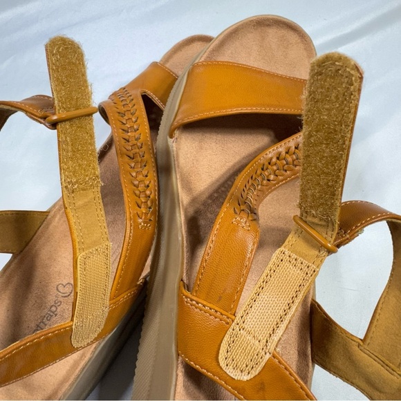 Baretraps Women’s Frolick Dark Camel Sandals - Picture 8 of 8